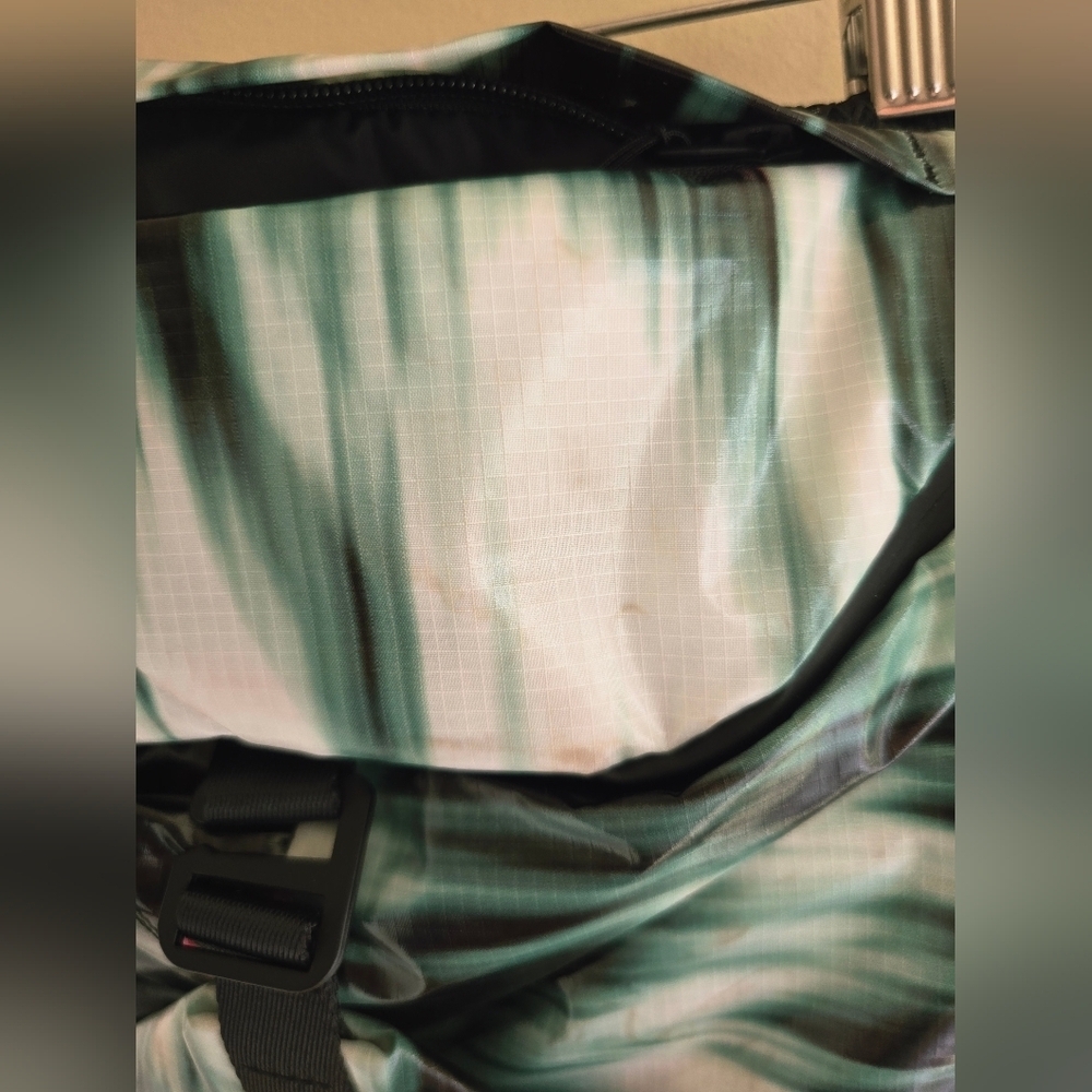 NWT! RAINS, UNISEX , Sibu Bum Bag Large, Blur, MSRP $135 - Picture 15 of 16